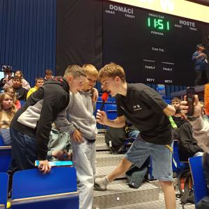 ms_ve_florbalu_zen02